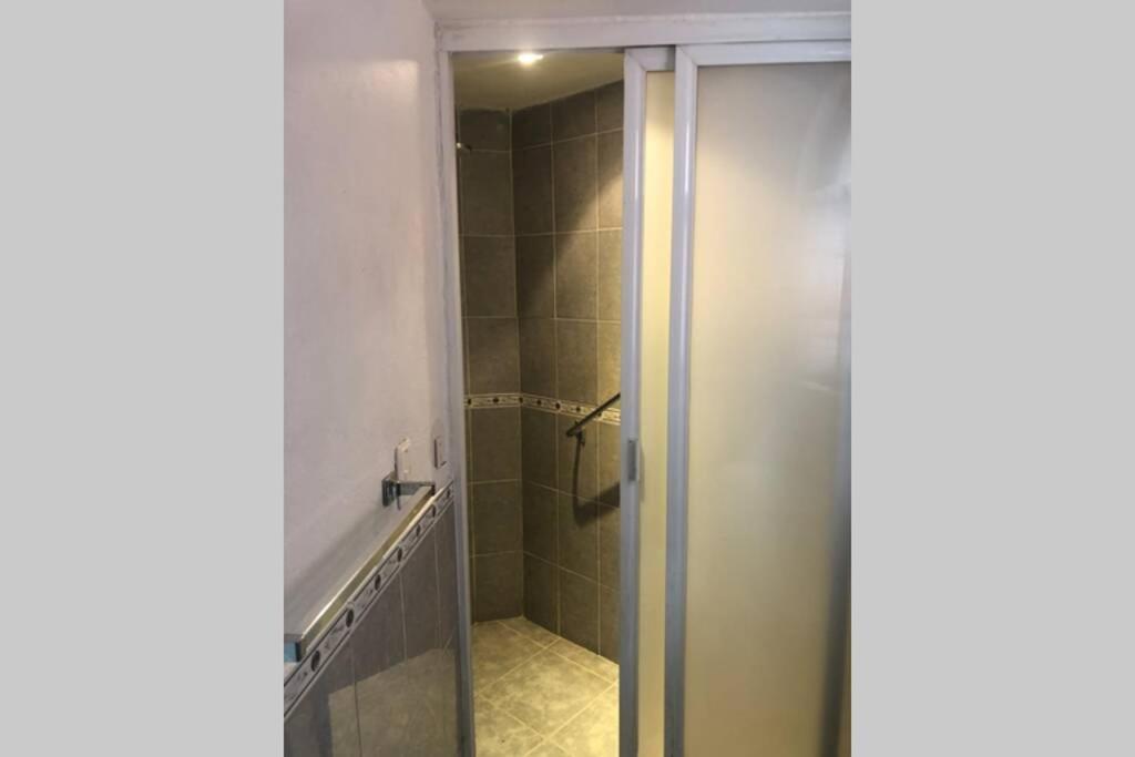 Amplia Habitacion Tipo Ejecutiva Con Bano Y Acceso Privados Toluca Ngoại thất bức ảnh